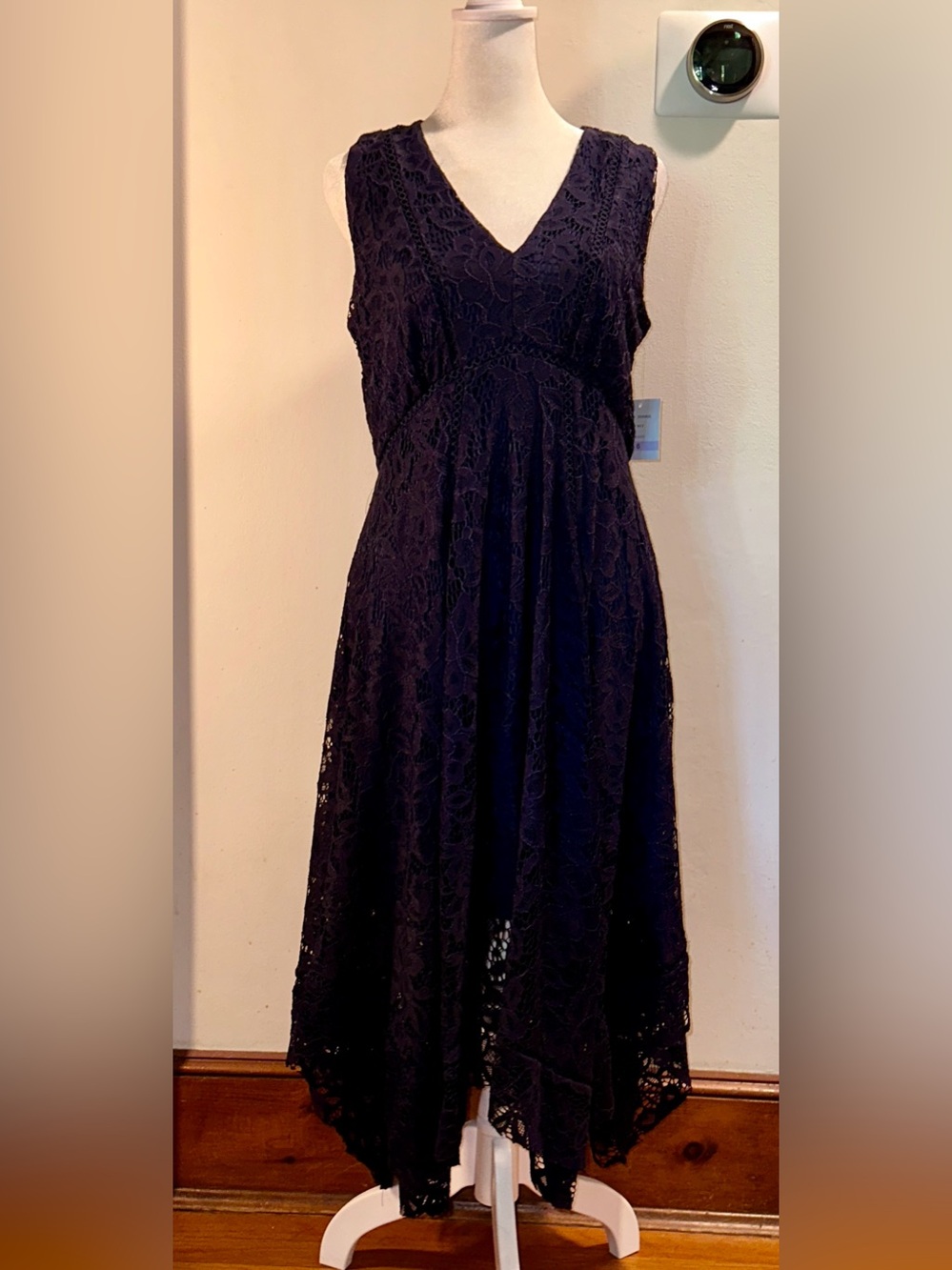 NWT Just… Taylor Navy Blue Lace V-Neck Midi Dress with Handkerchief Hemrt